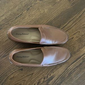 Tommy Bahama men’s leather loafers size 10